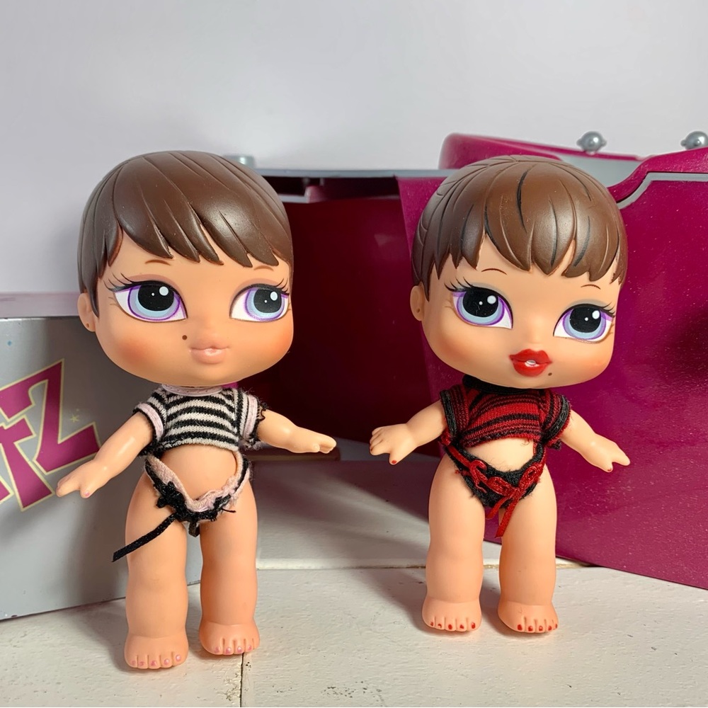 Bratz Babyz Twins Dolls Roxxi and Phoebe, Original Clothes, No Hair Plugs